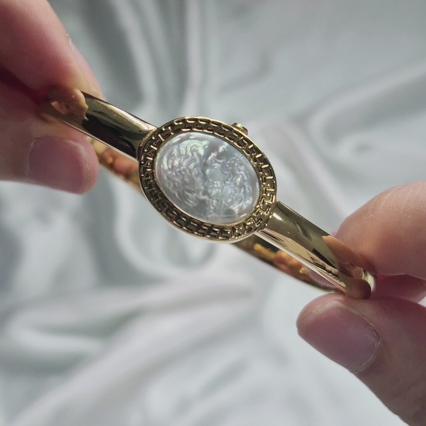 Pearl Cameo Italia Vintage Bangle Watch – Mother of Pearl Queen Cameo – Gold Tone Jewelry Watch